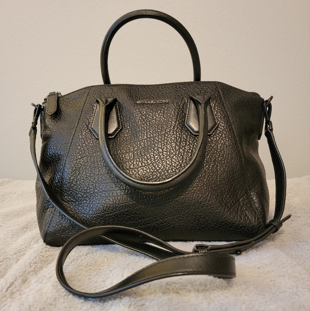 MICHAEL Michael Kors Black Pebbled Leather Crossbody Purse